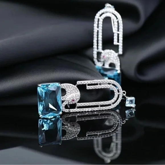 - - 18K GP Blue zircon elephant 🐘 dangle earrings